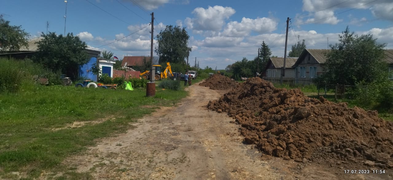 Ремонт водопроводных сетей в д. Щеточное