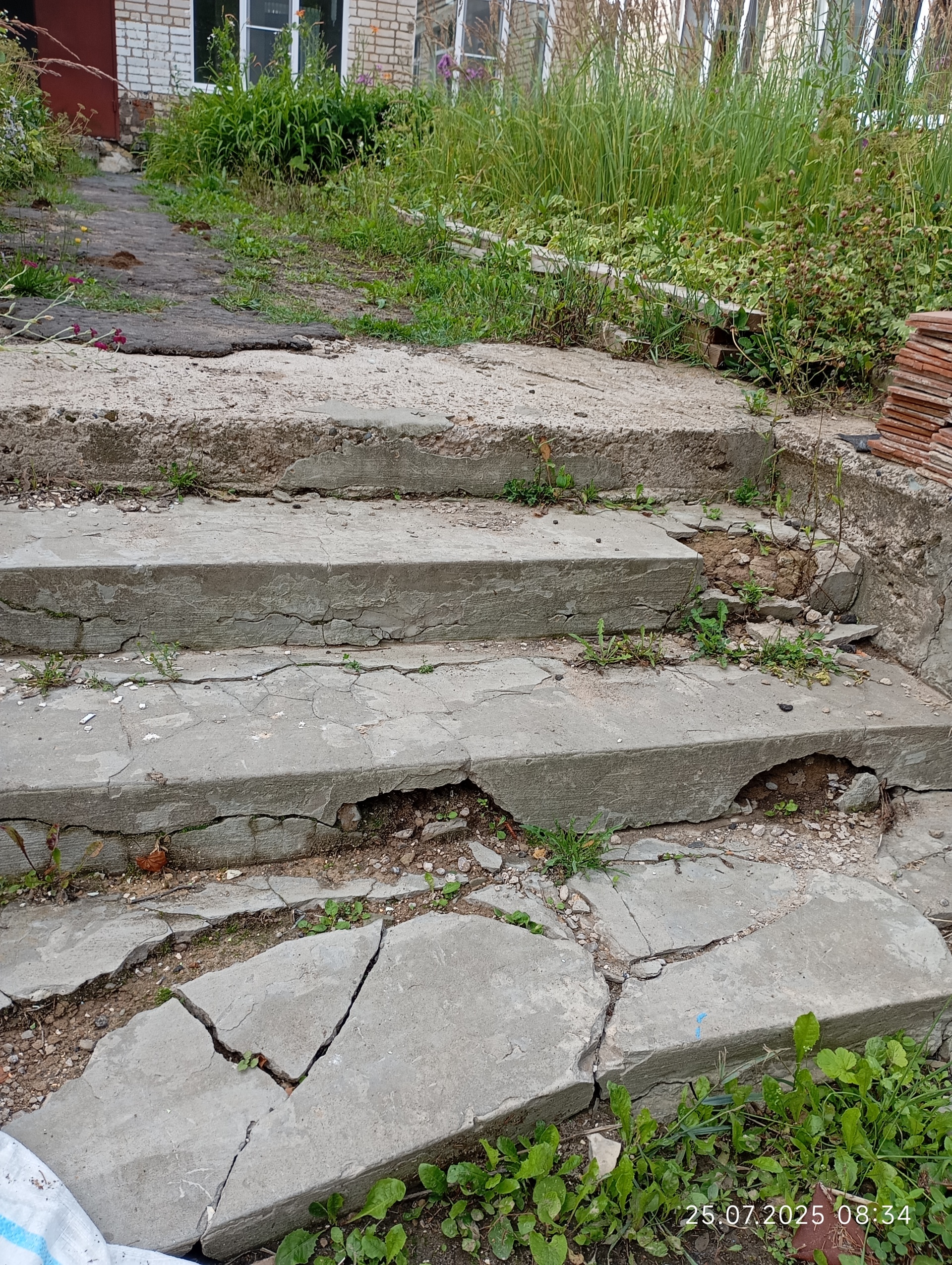 Благоустройство территории МБОУ Ломовская СШ - 1 этап