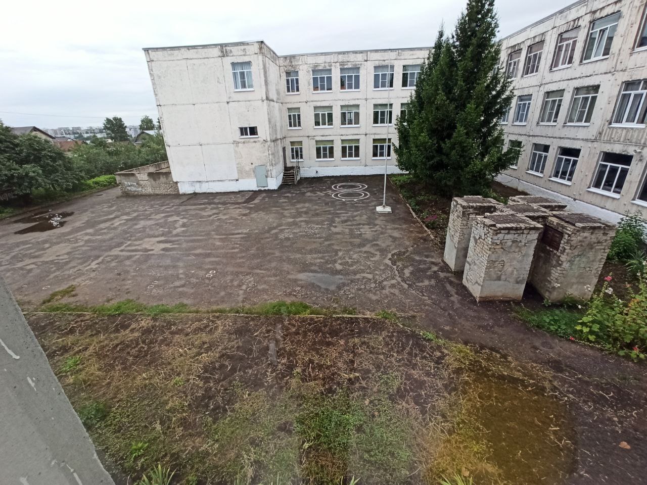 Благоустройство территории школьного двора МБОУ СШ № 12 с кадетскими классами им. А.И. Сорокина (2 этап)