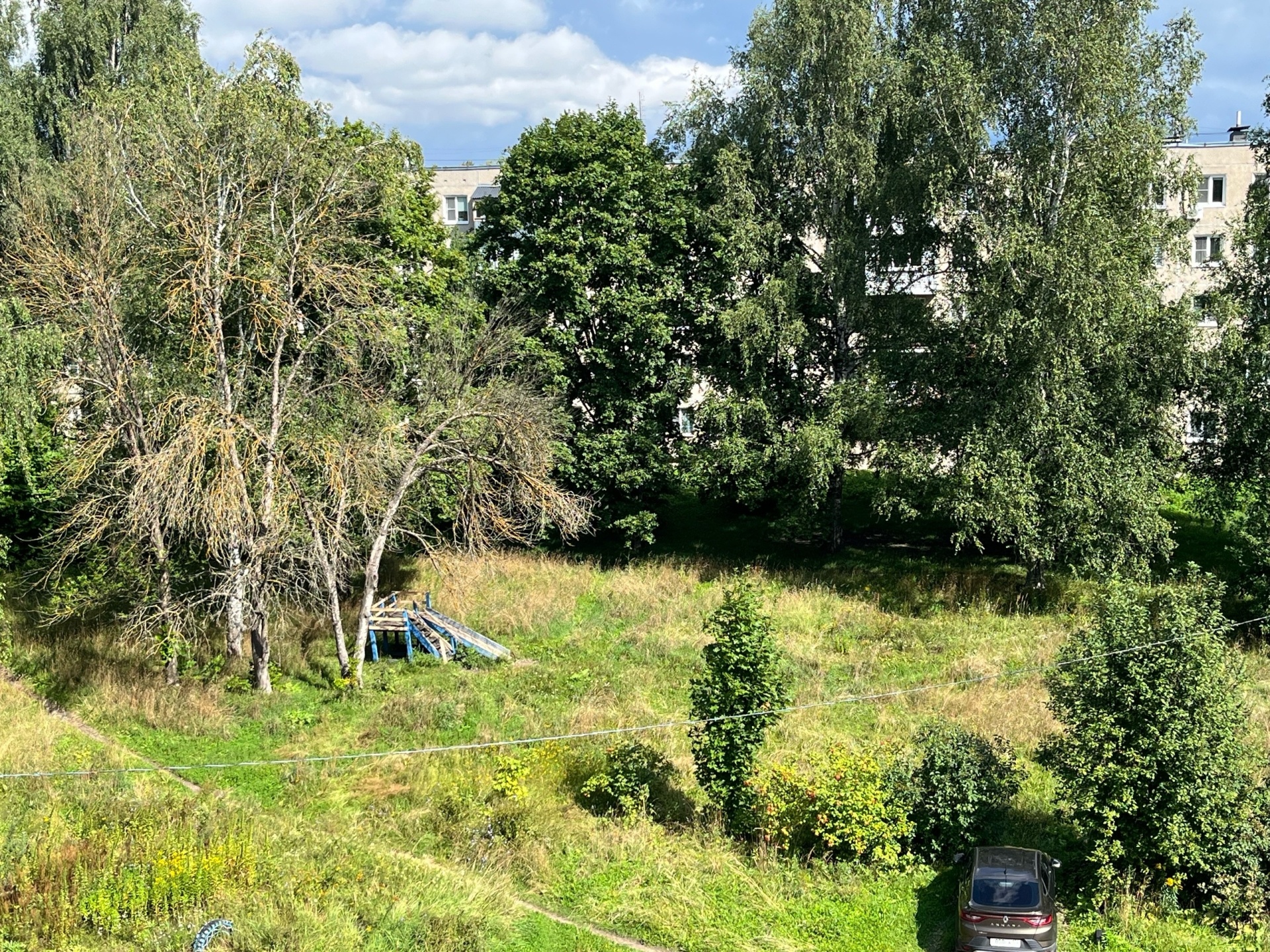 Устройство  детской игровой площадки севернее дома №11 по ул.Угарова р.п.Ильиногорск