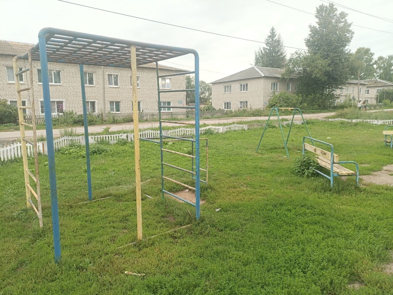 Приобретение и установка детского спортивного оборудования на улице 5 микрорайон в р.п.Бутурлино  Бутурлинского муниципального округа Нижегородской области