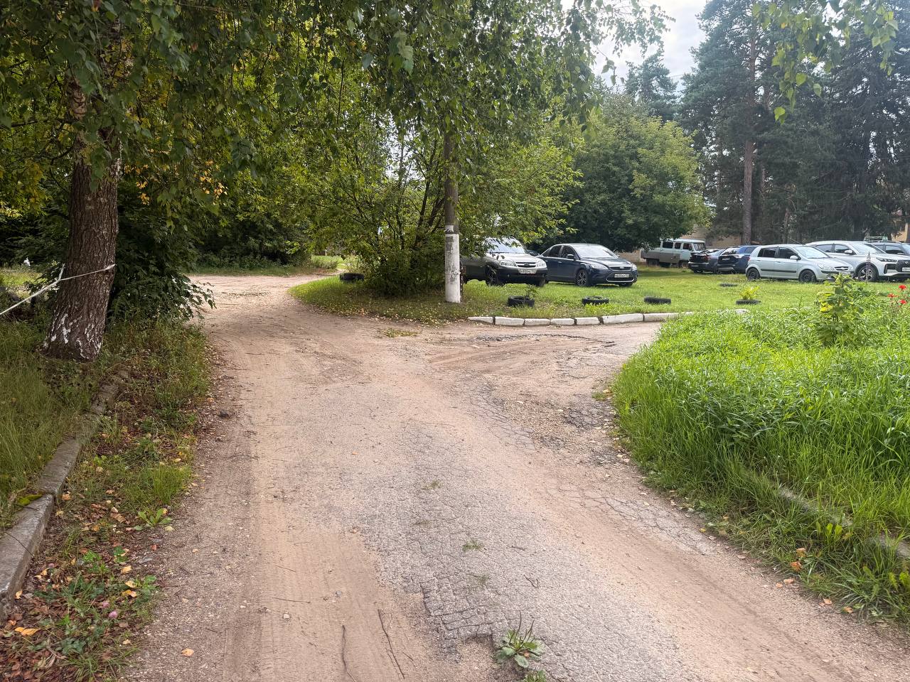 Ремонт придомовой территории р.п.Юганец: ул.Парковая д.10,16, ул.Северная д.5