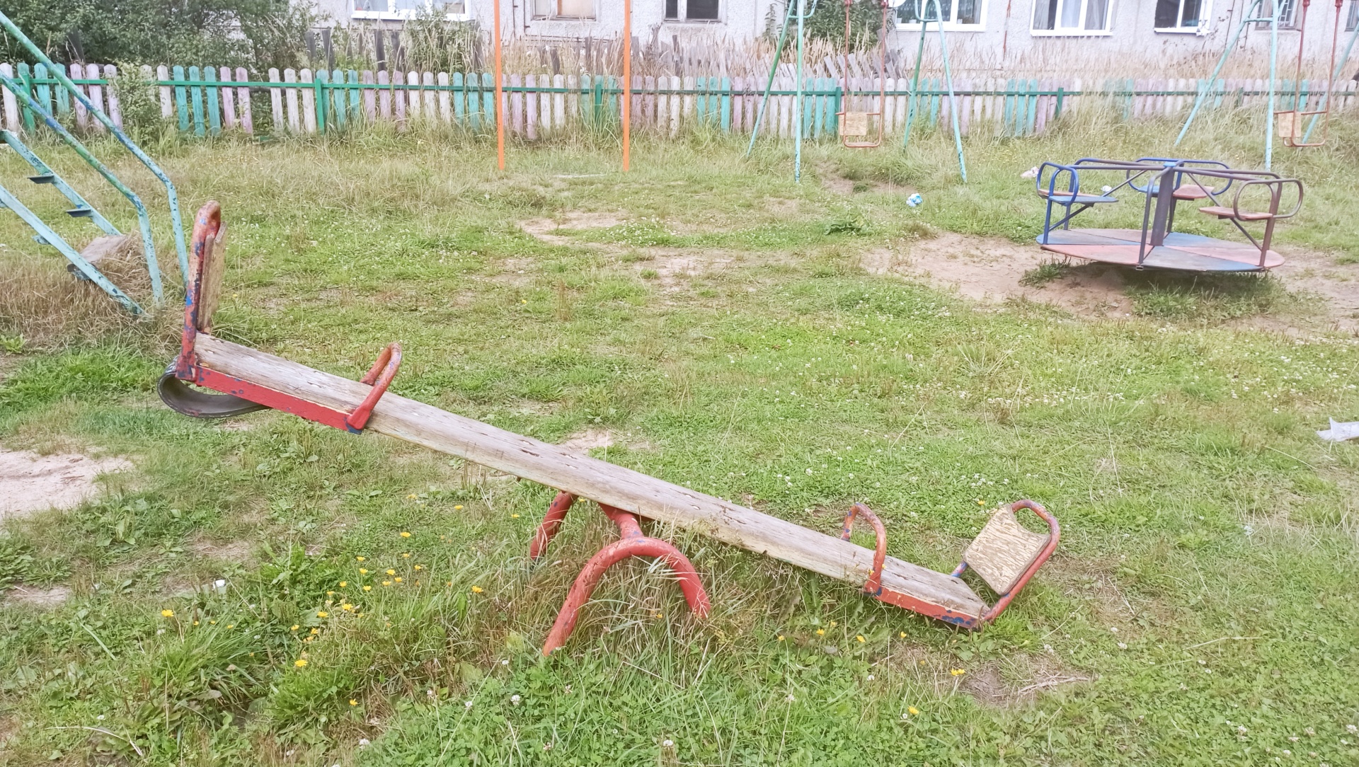 Ремонт (замена элементов) детских площадок по ул. Победы, ул. Молодежная, ул. Пролетарская п. Северный Варнавинского муниципального округа Нижегородской области