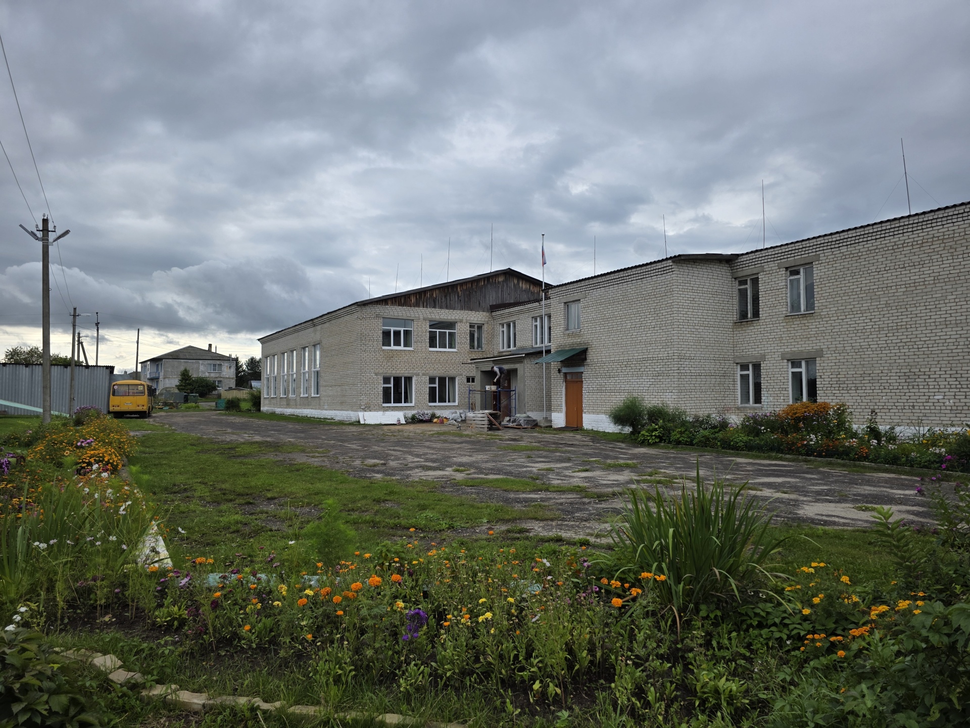 Благоустройство территории МБОУ "Б.Терсенская СОШ" в д.Б.Терсень Уренского муниципального округа Нижегородской области