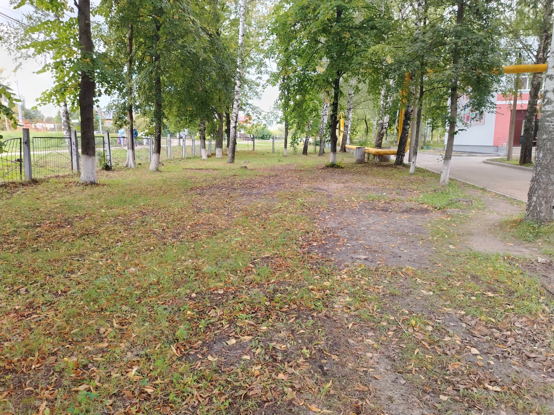 Устройство спортивной площадки и беговой дорожки на территории МБОУ "Школа 129 Героя Советского Союза Минеева Дмитрия Михайловича" по адресу: г.Нижний Новгород Автозаводский район ул.Лескова д.66а