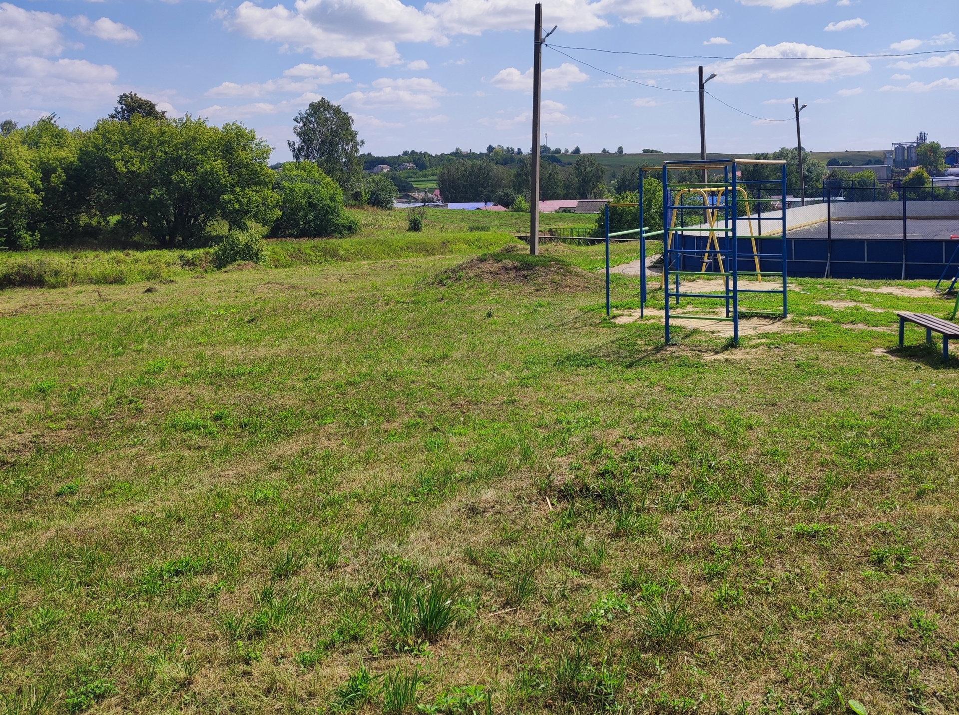 Выполнение работ по обустройству детских и спортивных площадок по ул.Микрорайон  в с.Петлино и ул.Новая в с.Дубенское Дубенского территориального отдела администрации Вадского муниципального округа Нижегородской области