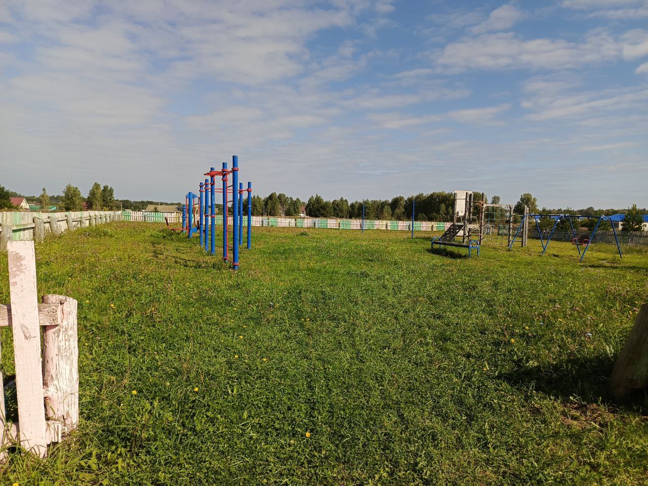 Устройство детской площадки на ул.Победы в д.Большие Мосты Ковернинского муниципального округа Нижегородской области