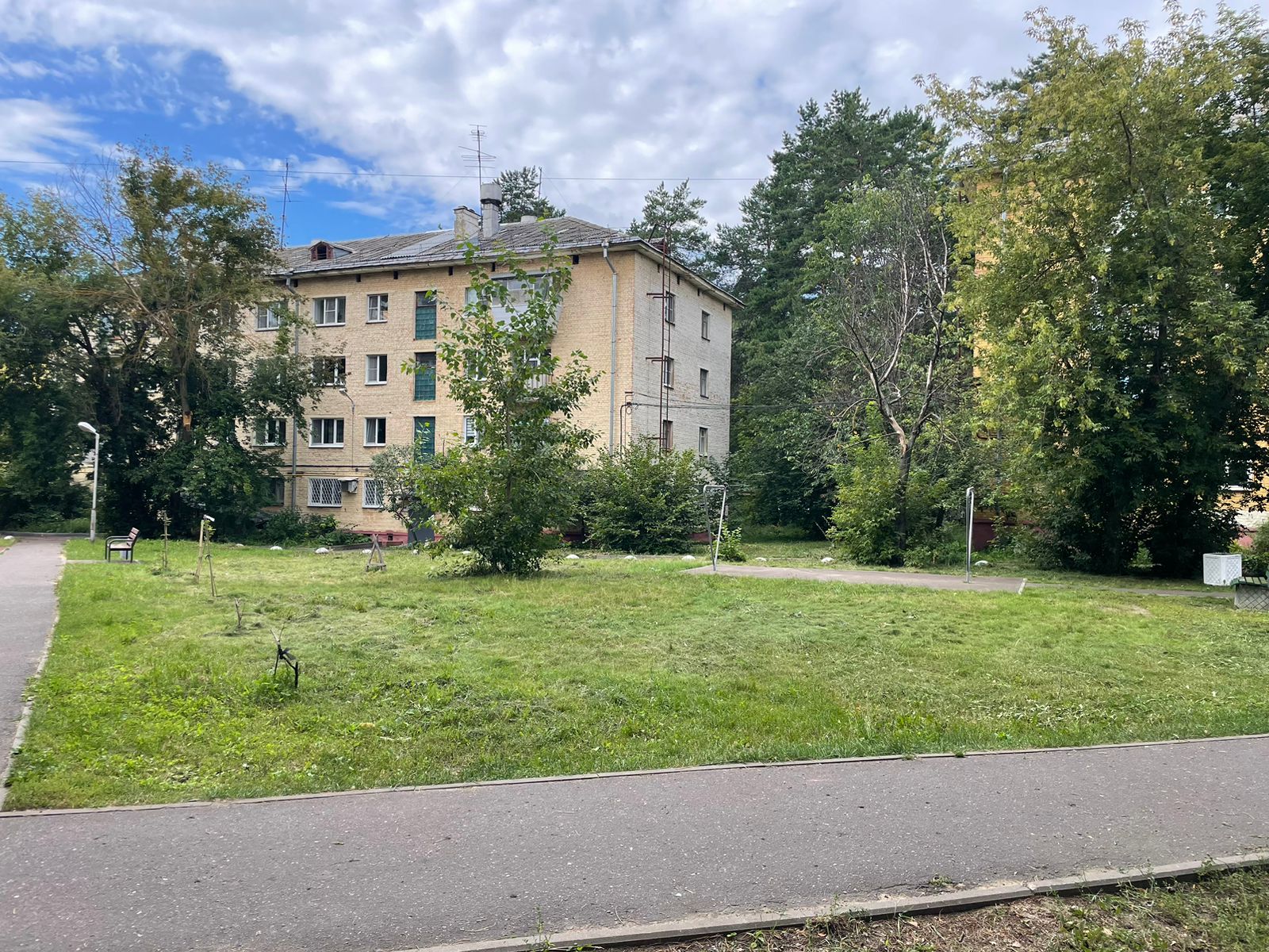 Ремонт детских игровых площадок в квартале 19 городского округа город Саров в районе дома пр.Ленина, 44.