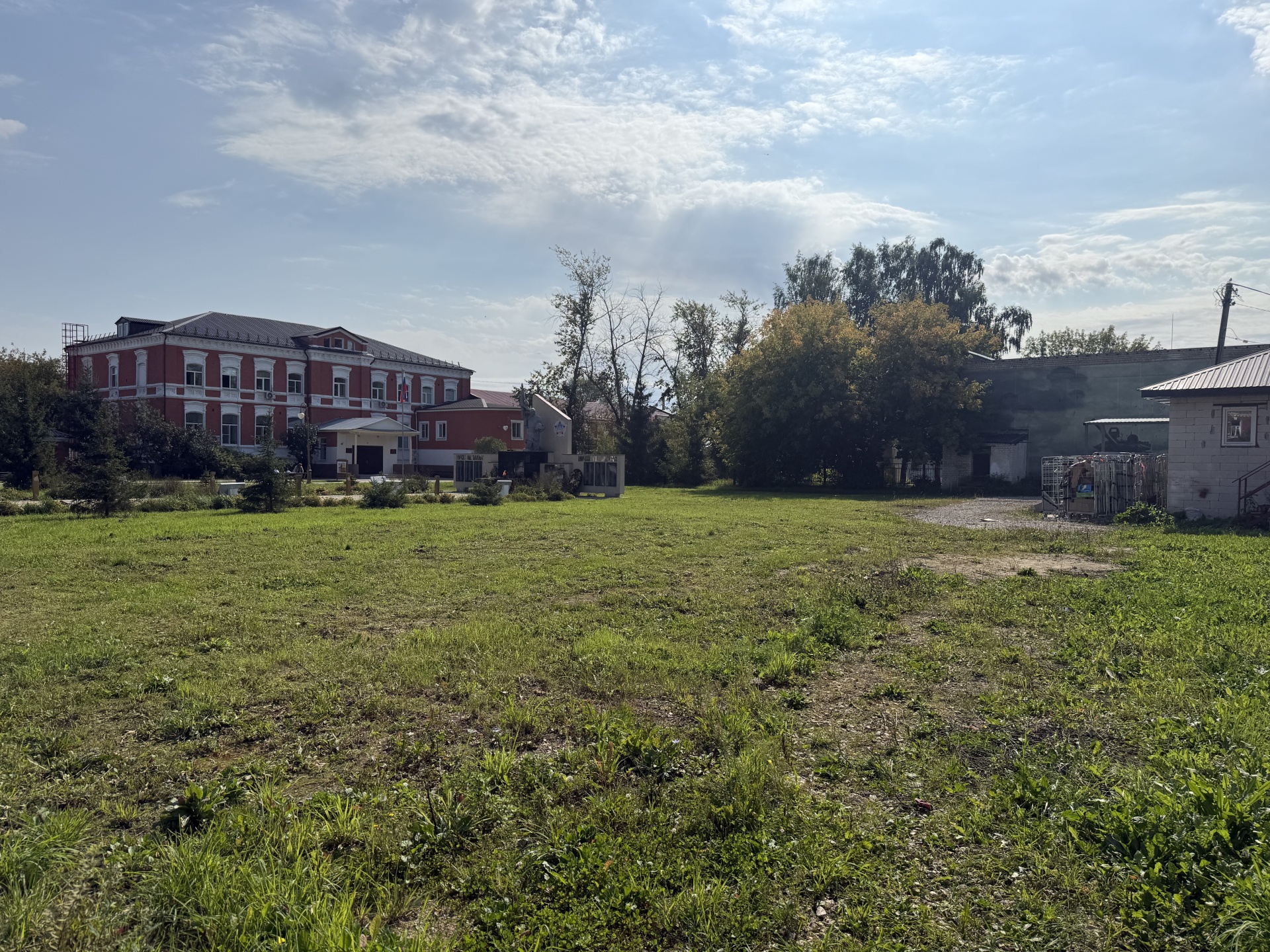 Благоустройство общественной территории под Аллею памяти в г. Володарск