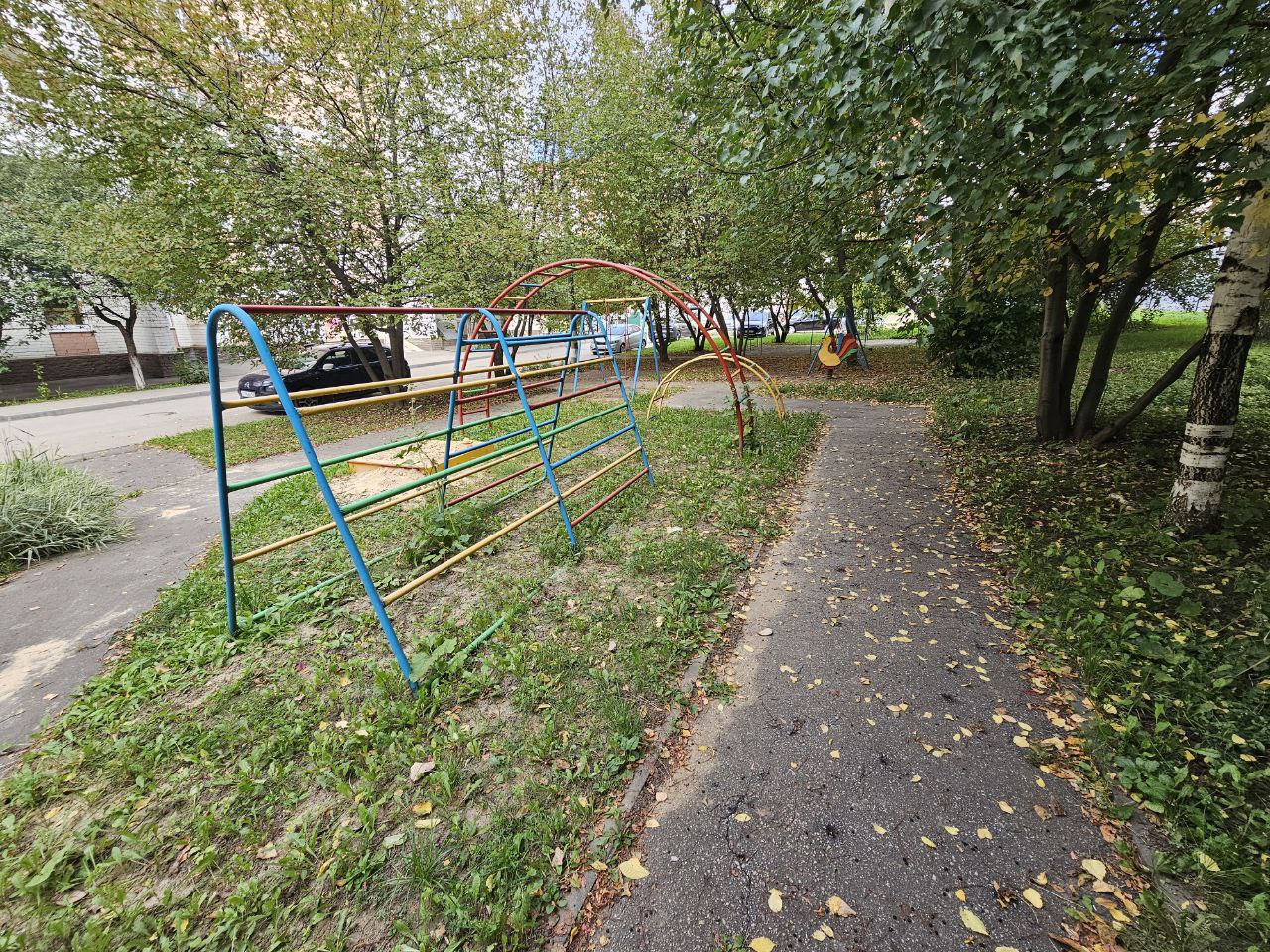 Устройство детской площадки по адресу: город Нижний Новгород, Нижегородский район, улица  Композитора Касьянова у дома № 5 корпус 1