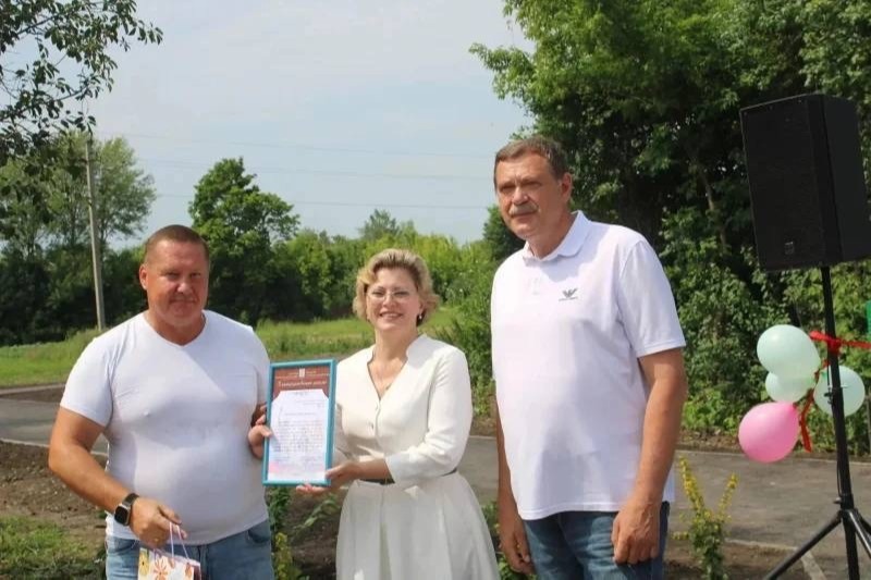 В Большом Болдине по инициативе жителей отремонтировали два тротуара