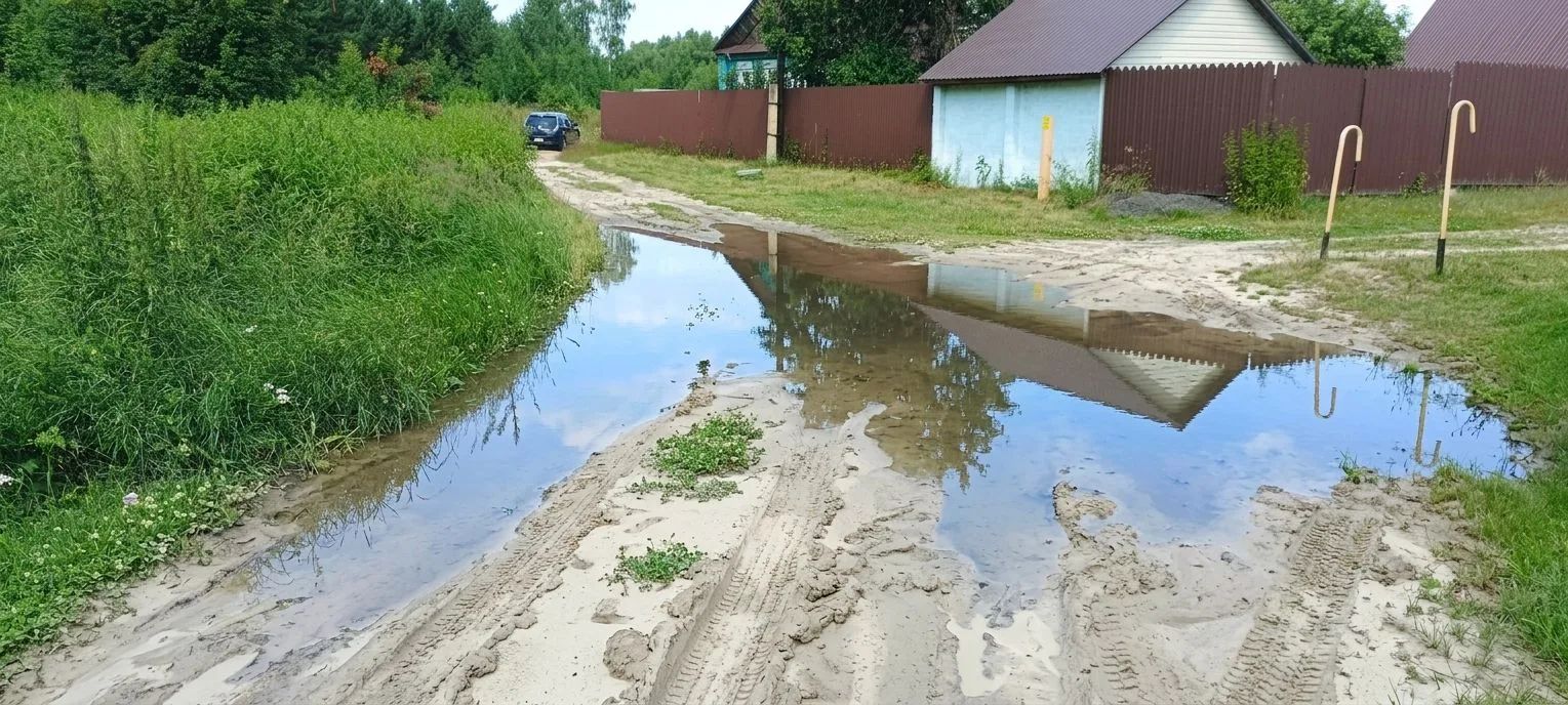 Ремонт проезжей части автодороги по пер. Первомайский в поселке Пыра