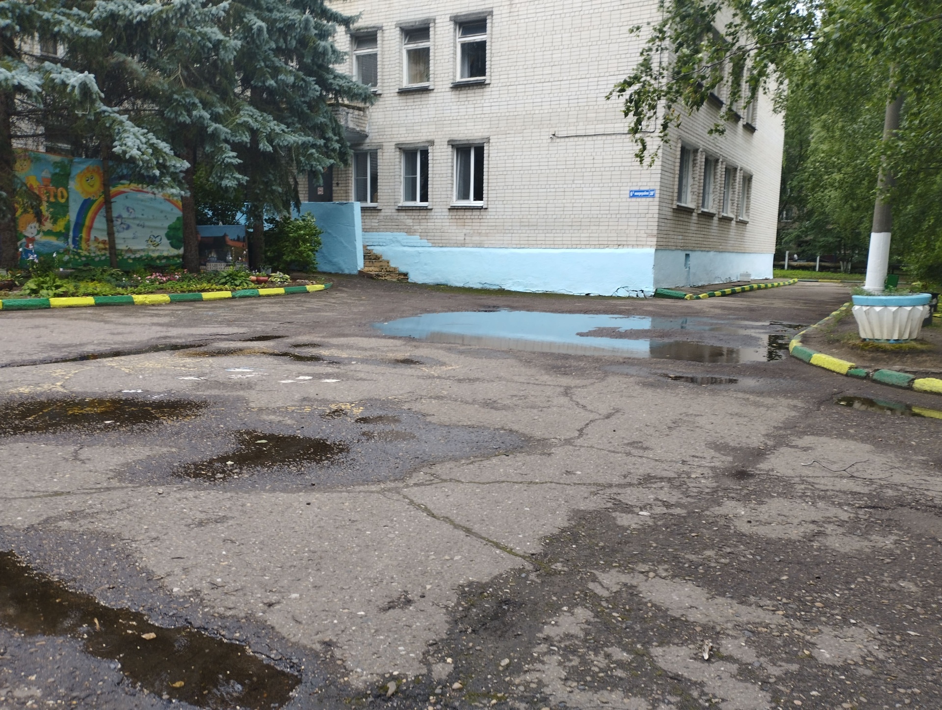 Выполнение работ по  ремонту асфальтобетонного покрытия проезжей части, тротуаров  МБДОУ "Детский сад №111" по адресу: 6-ой микрорайон, 39б, Автозаводский район, город Нижний Новгород
