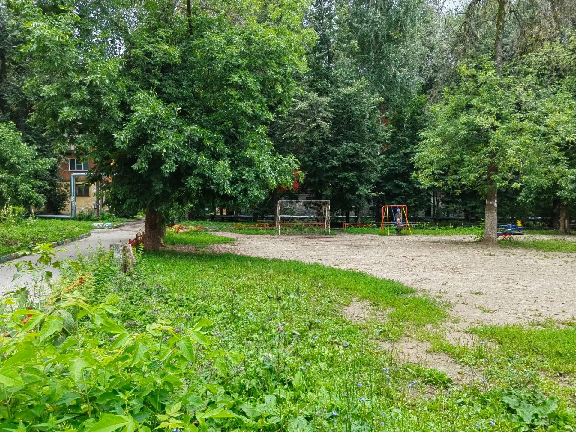 Устройство детской площадки по адресу: город Нижний Новгород, Советский район, улица Ванеева у дома 51
