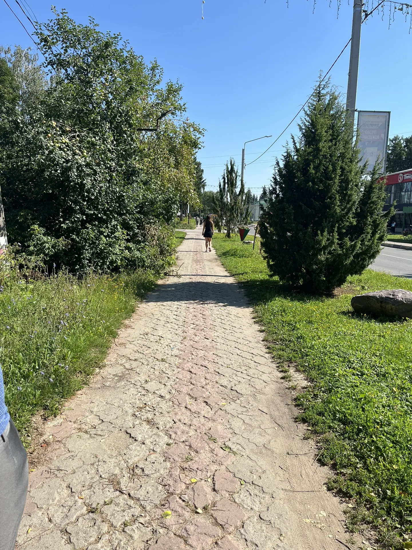 Выполнение работ по ремонту участка тротуара по ул. 50 лет Октября в с. Вад Вадского муниципального округа Нижегородской области