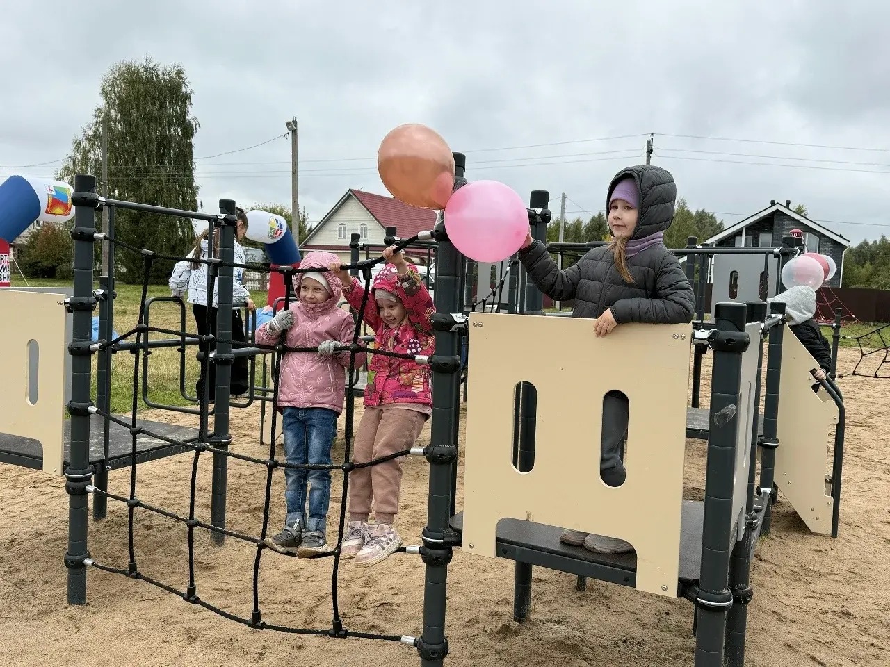 В рабочем поселке Бутурлино открылась новая детская площадка по проекту «ВАМ РЕШАТЬ!»