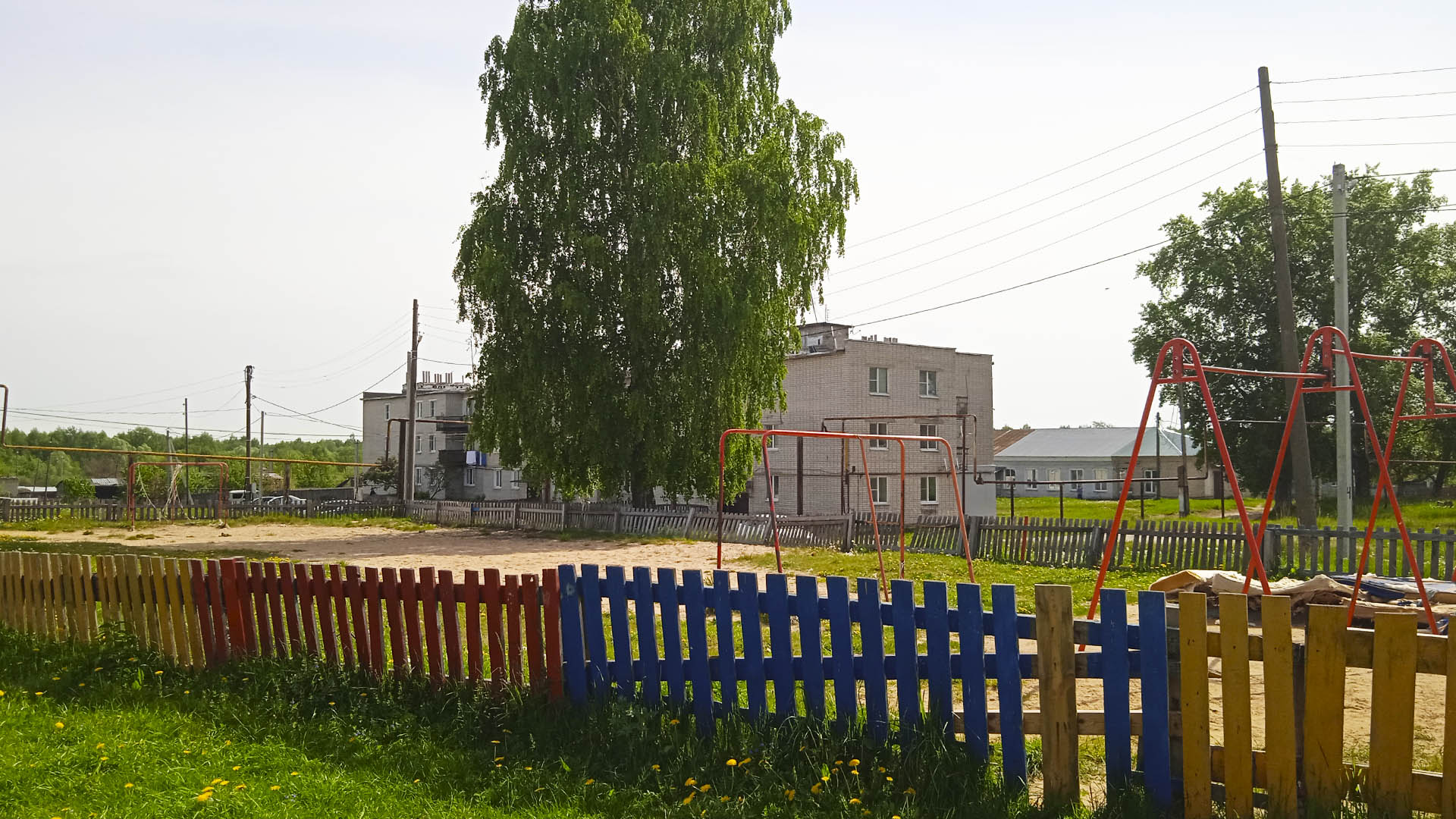 Устройство спортивной площадки на ул.Строителей, д.19, с.Мурзицы