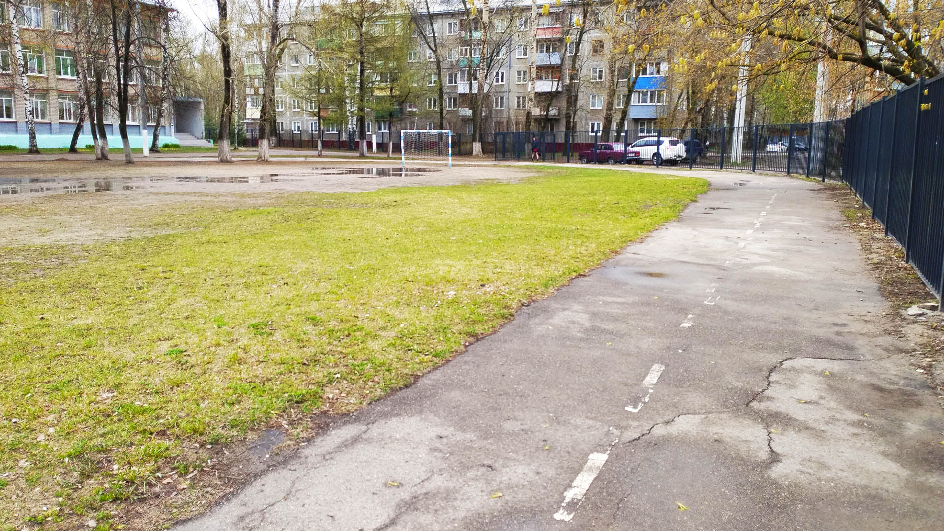 Устройство беговой дорожки и футбольного поля на территории МБОУ "Школа №105", г.Н.Новгород