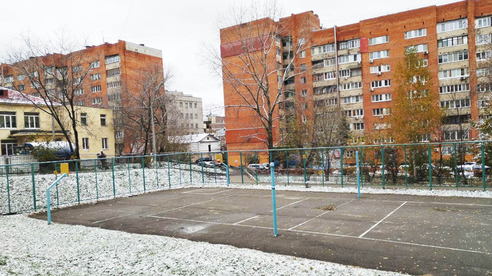 Устройство резинового покрытия на спортивной площадке ул.Горького, д.144, д.146, г.Н.Новгород