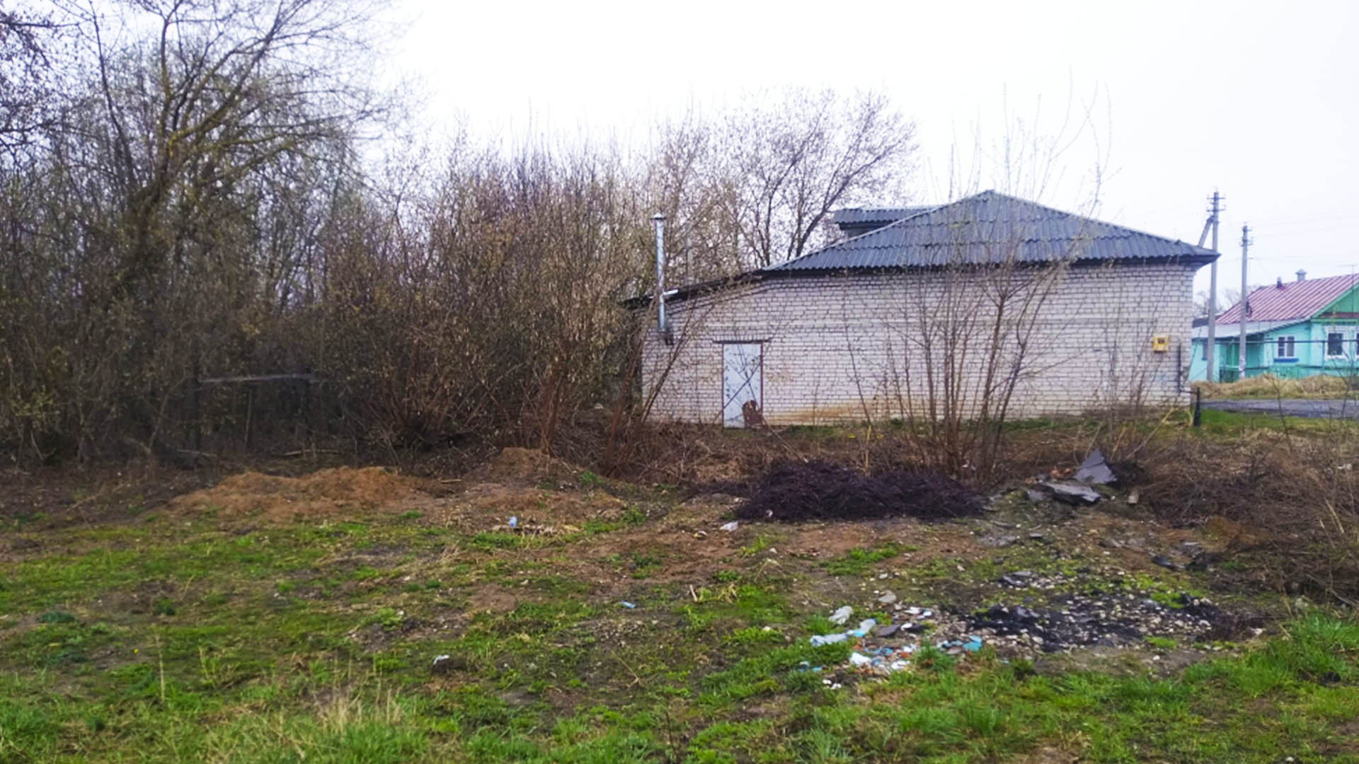 Обустройство детско-спортивной площадки на ул.Героя Самохвалова, д.87, д.Сокол