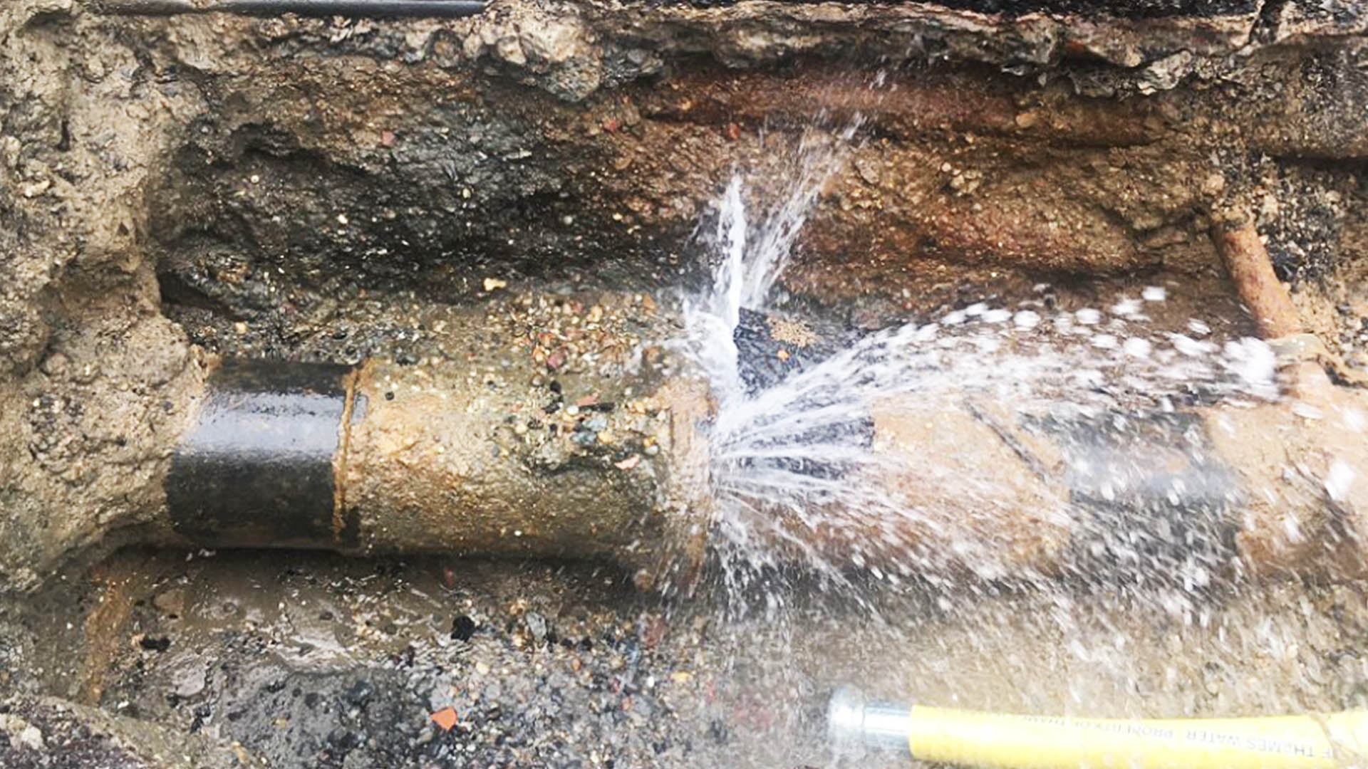 Ремонт водопровода по ул.Молодежная, с.Выползово