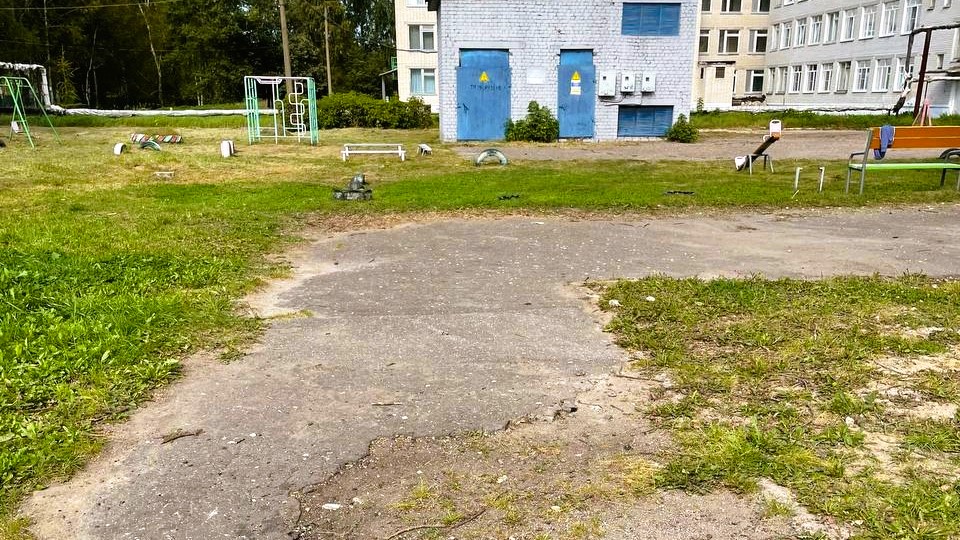 Ремонт асфальтового покрытия на территории МБОУ "НШ №12", р.п.Ильиногорск