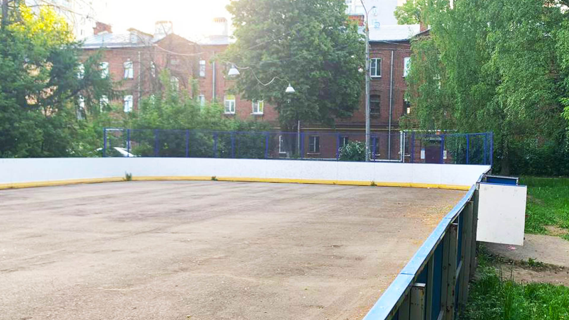 Ремонт спортивной площадки и покрытия хоккейной коробки по пр-ту Гагарина, д.60, г.Нижний Новгород