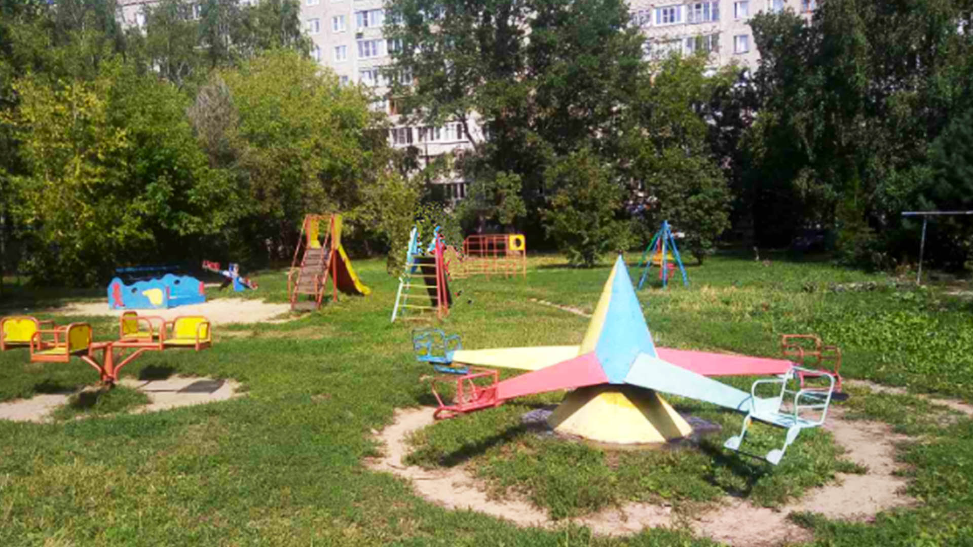 Устройство детской игровой площадки по ул.Коминтерна, д.10, г.Нижний Новгород