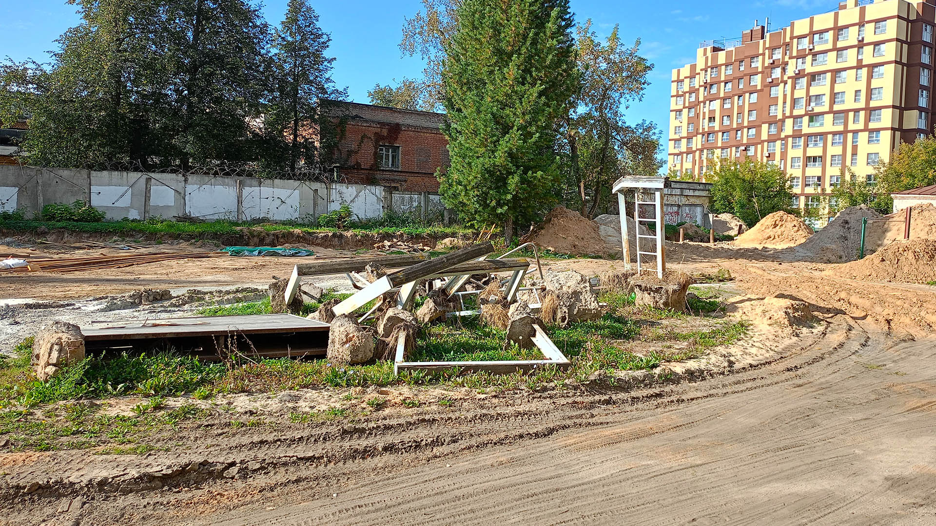 Устройство универсальной спортивной площадки на территории «Школа №66», г.Нижний Новгород